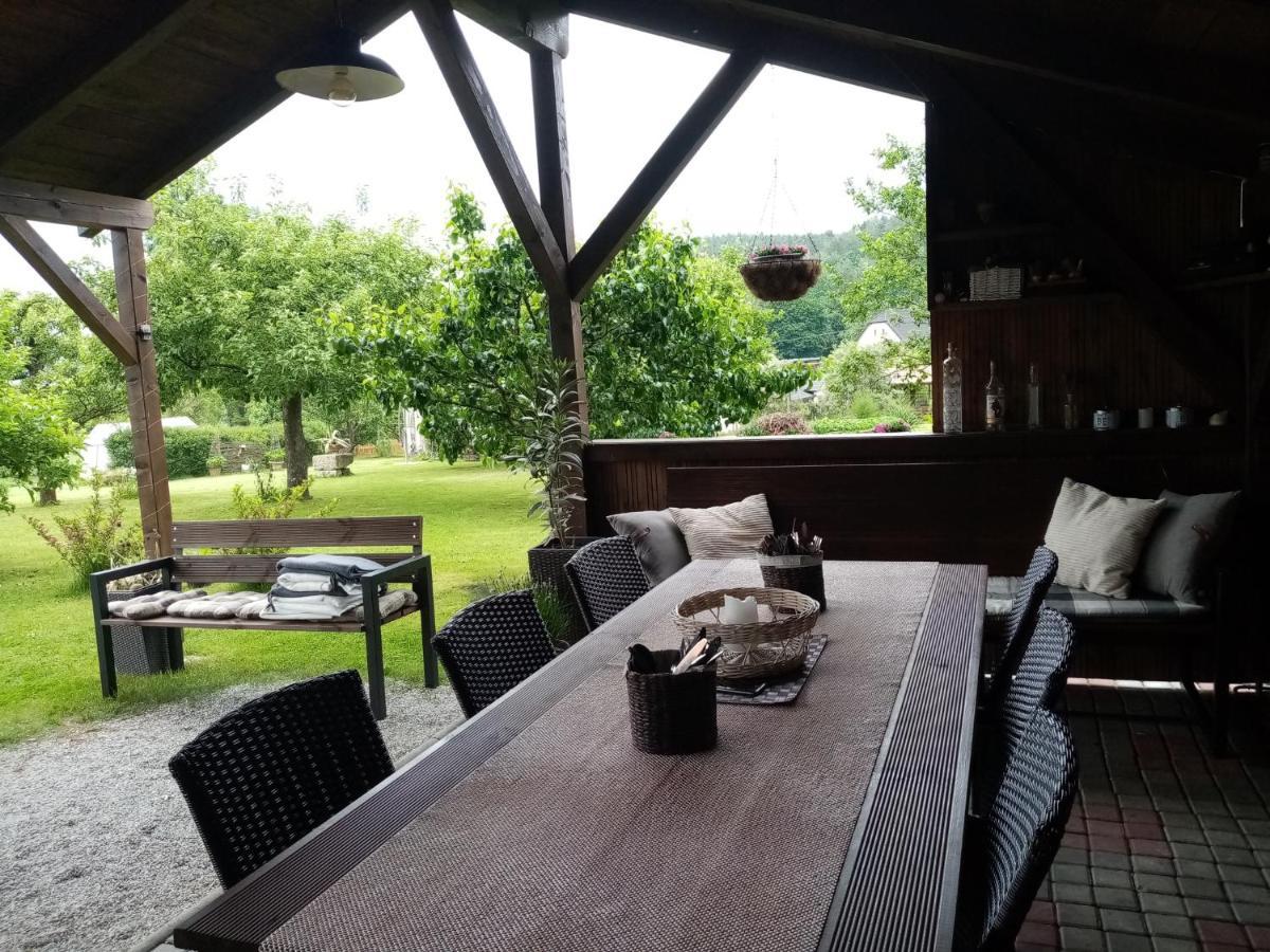 MiJa apartmán s VINNÝM SKLÍPKEM, zahradou a grilem Kájov Exterior foto