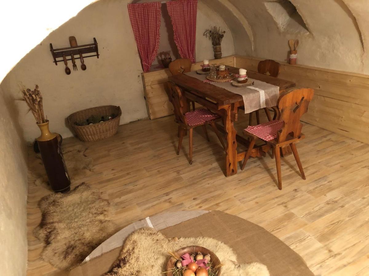 MiJa apartmán s VINNÝM SKLÍPKEM, zahradou a grilem Kájov Exterior foto