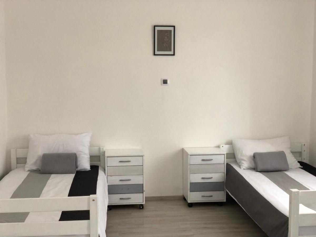 MiJa apartmán s VINNÝM SKLÍPKEM, zahradou a grilem Kájov Exterior foto