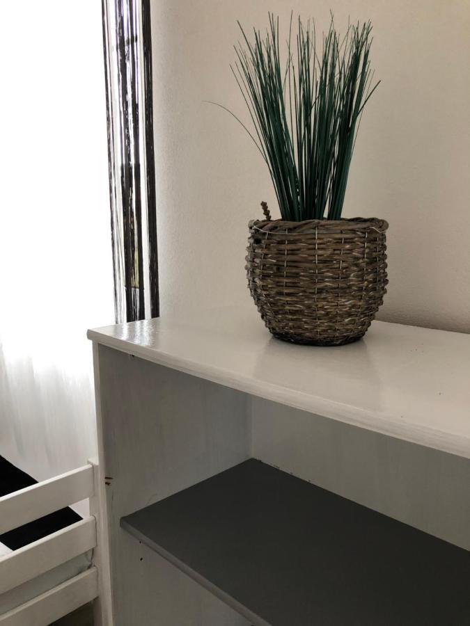 MiJa apartmán s VINNÝM SKLÍPKEM, zahradou a grilem Kájov Exterior foto