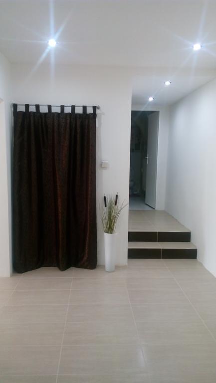 MiJa apartmán s VINNÝM SKLÍPKEM, zahradou a grilem Kájov Exterior foto