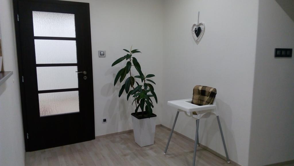 MiJa apartmán s VINNÝM SKLÍPKEM, zahradou a grilem Kájov Exterior foto