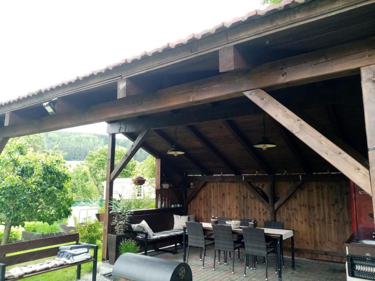MiJa apartmán s VINNÝM SKLÍPKEM, zahradou a grilem Kájov Exterior foto